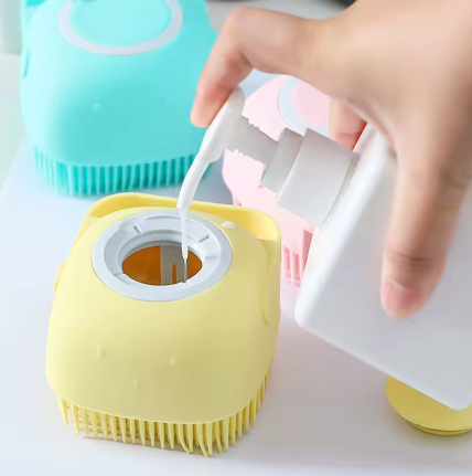 Brosse shampoing  remplissable pour chiens