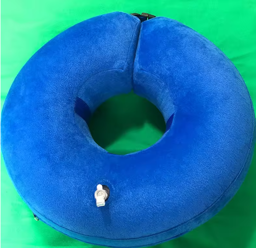 Collier élisabéthain gonflable bleu pâle pour chiens